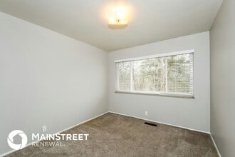 3665 Hambletonian Dr in Florissant, MO - Foto de edificio - Building Photo