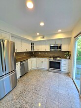 821-21 Creek Ct in Fair Lawn, NJ - Building Photo - Building Photo