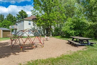 Sylvan Glen Apartments in Wisconsin Rapids, WI - Foto de edificio - Other