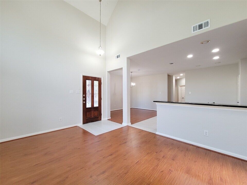 7243 Crimson Sky Dr in Houston, TX - Foto de edificio