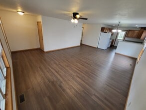 2675 N National Ave in Springfield, MO - Foto de edificio - Building Photo