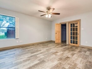 9805 Murmuring Creek Dr in Austin, TX - Building Photo - Building Photo