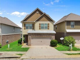 1240 Faye Ct in Mcdonough, GA - Building Photo
