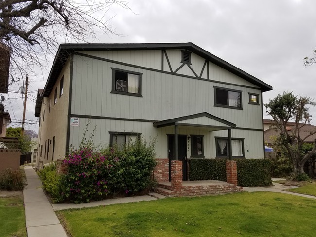 2142 San Anseline Ave in Long Beach, CA - Building Photo - Building Photo