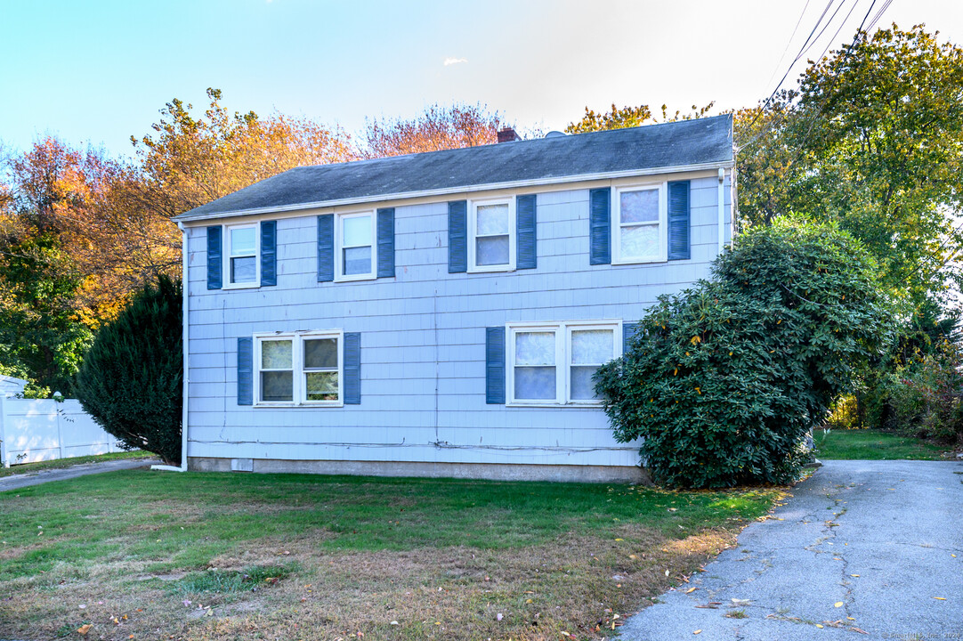 90 Garden Dr in Fairfield, CT - Building Photo