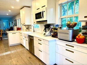 5023 SW 59th Ave in Miami, FL - Building Photo - Building Photo