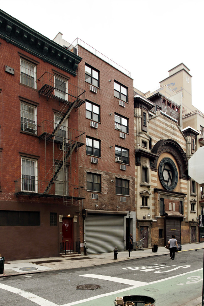 56 Rivington St in New York, NY - Building Photo - Building Photo