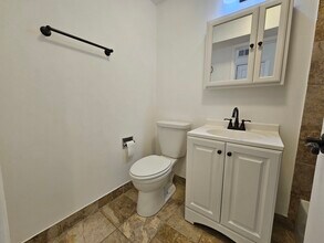 2250 N Lincoln Ave in Chicago, IL - Building Photo - Building Photo