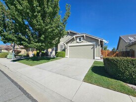 1136 Rancho Mirage Dr in Sparks, NV - Building Photo