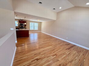 230 Clark St in Brentwood, NY - Foto de edificio - Building Photo