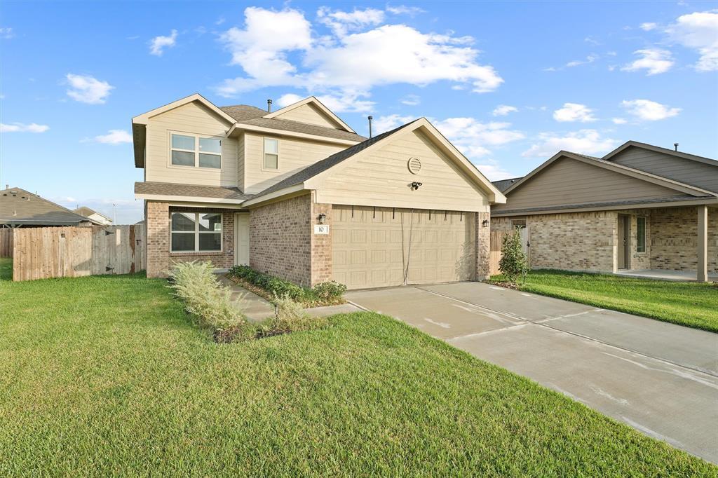 10 Riverwood Circle Ct in Angleton, TX - Foto de edificio