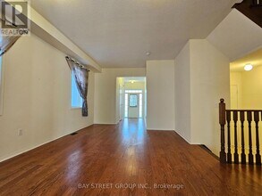 1275 Blencowe Cres in Newmarket, ON - Building Photo - Building Photo