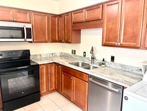 278 Main St, Unit 3 in Hopkinton, NH - Building Photo - Building Photo