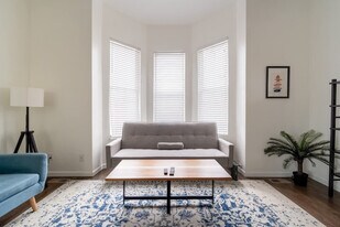 2334 SE 8th Ave in Portland, OR - Building Photo