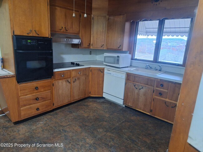 907 W Linden St in Scranton, PA - Building Photo - Building Photo