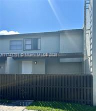 10040 NW 9th Street Cir, Unit # 202 in Miami, FL - Building Photo - Building Photo