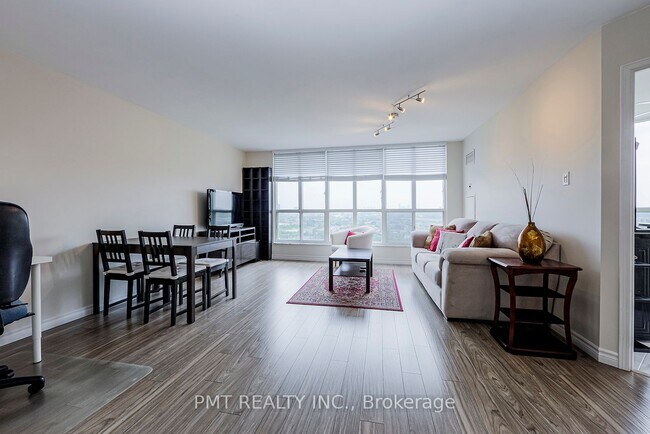 2285-2285 Lake Shore Blvd W in Toronto, ON - Building Photo - Building Photo