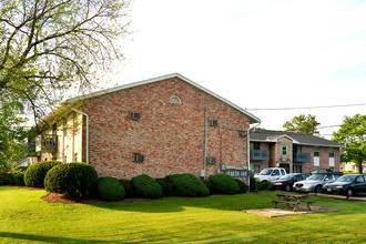 Wintergreen Apartments in Oxford, OH - Building Photo - Building Photo