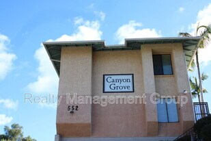 552 Canyon Dr in Oceanside, CA - Building Photo