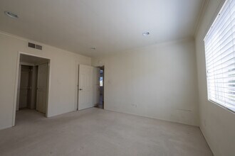 1015 N Michillinda Ave, Unit 109 in Pasadena, CA - Building Photo - Building Photo