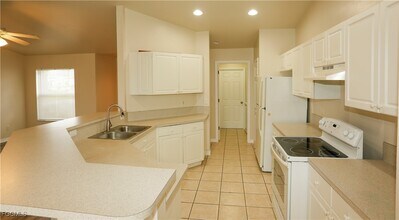 710 SW 21st Terrace in Cape Coral, FL - Building Photo - Building Photo