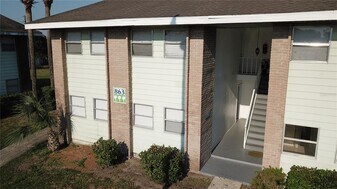 863 Sky Lake Cir in Orlando, FL - Building Photo