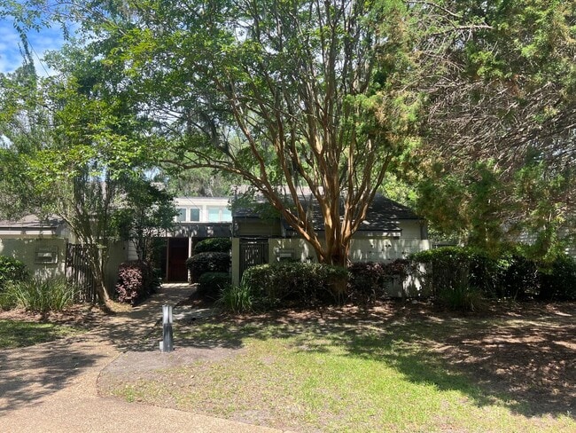 15 Calibogue Cay Rd in Hilton Head Island, SC - Building Photo - Building Photo