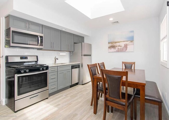 3215 NJ-35, Unit 3215 Rt. 35 North