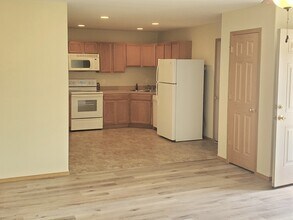 522 Woodland Ave, Unit 524 in Laurel, MT - Foto de edificio - Building Photo