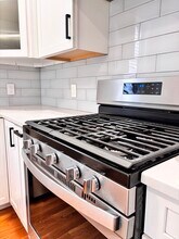 320 Maverick St, Unit 3 in Boston, MA - Building Photo - Building Photo