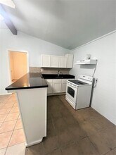 2609 E Cesar Chavez St in Austin, TX - Building Photo - Building Photo