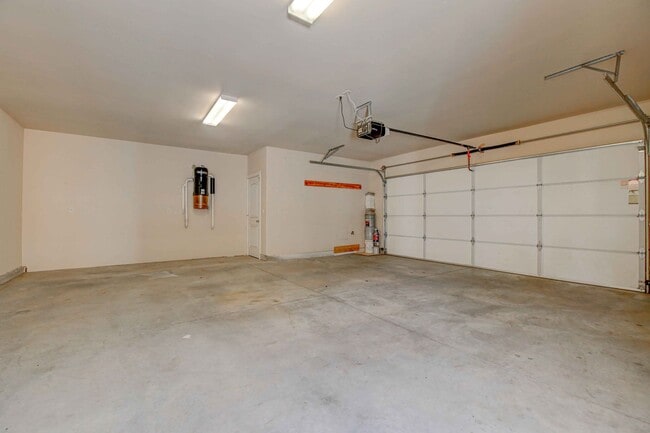 63394 Tristar Drive in Bend, OR - Building Photo - Building Photo