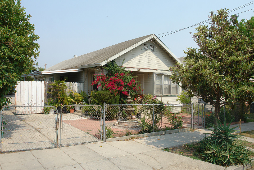 338-342 Saratoga St in Fillmore, CA - Building Photo