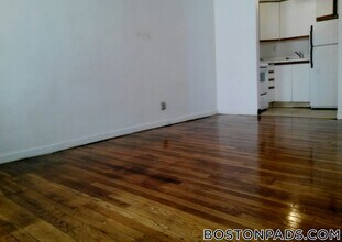 153 Brighton Ave, Unit 15 in Boston, MA - Foto de edificio - Building Photo