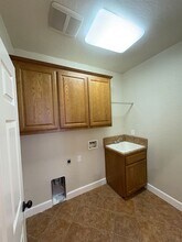 3019 W Harold Ct in Visalia, CA - Building Photo - Building Photo