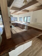 2854 Blitzen Rd in South Lake Tahoe, CA - Foto de edificio - Building Photo