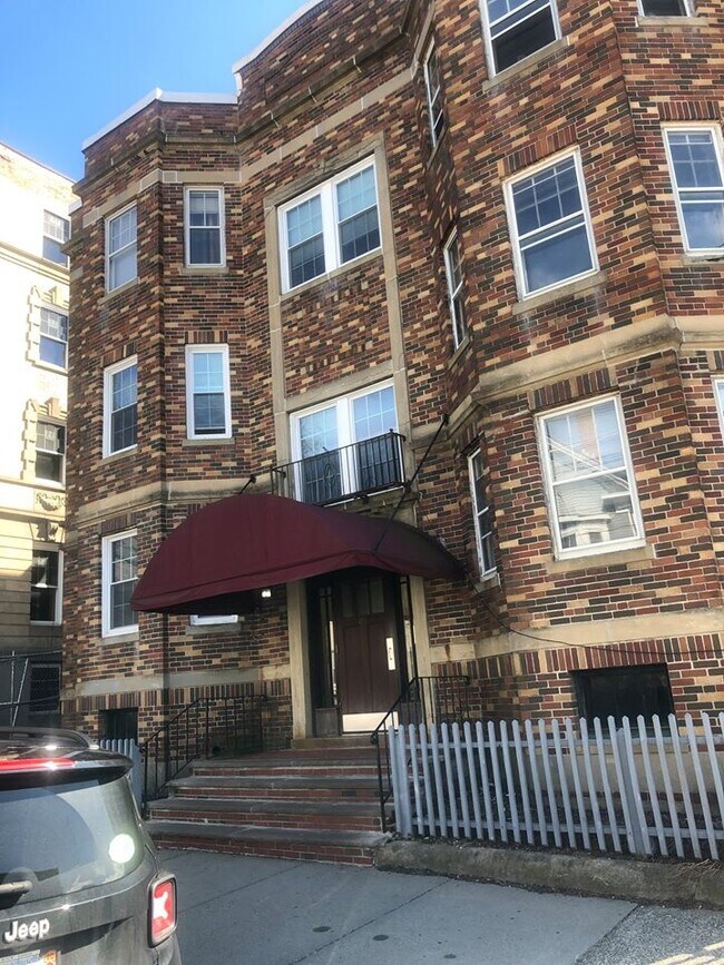 26 W Baltimore St Apartments and Nearby Lynn Apartments For Rent Lynn, MA