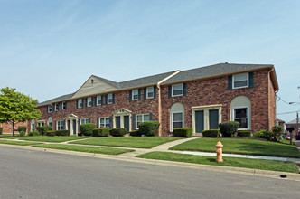 Westborough Village Apartments in Columbus, OH - Building Photo - Building Photo