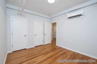 19 Forest St, Unit B1 in Cambridge, MA - Building Photo - Building Photo