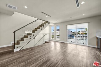 1309 N Sycamore Ave in Los Angeles, CA - Building Photo - Building Photo