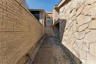 2905 Country Pl Cir in Carrollton, TX - Building Photo - Building Photo