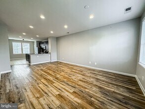 42212 Water Iris Terrace in Aldie, VA - Building Photo - Building Photo