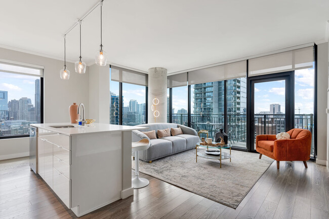 833 N Clark St in Chicago, IL - Building Photo - Building Photo