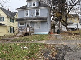 9 Cowing St in Jamestown, NY - Building Photo