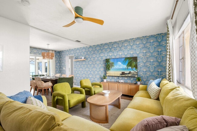 84 21st Terrace SE in Largo, FL - Building Photo - Building Photo