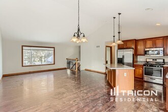13441 94th Ave N in Maple Grove, MN - Building Photo - Building Photo