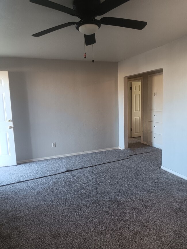 504 S 5th St in Noble, OK - Foto de edificio - Building Photo