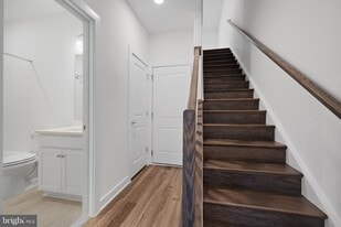 210 Sundrop Ln in Laurel, MD - Building Photo