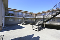 1205 Geraldine Way in Belmont, CA - Building Photo - Building Photo