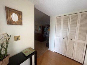 338 Cerromar Way in Venice, FL - Building Photo - Building Photo